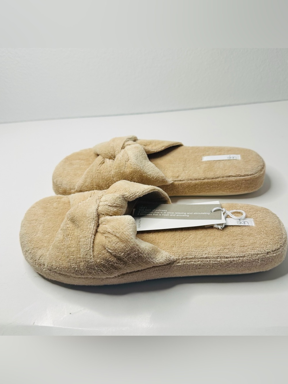Skin Beige Crossover Slippers Size L 9-10 NWT